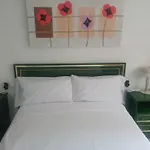 Veneziola Sunset Beach, Sea, Pool, Soccer Court, Garden & Barbecue דירה