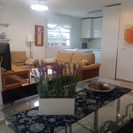 Apartamento Veneziola Sunset Beach, Sea, Pool, Soccer Court, Garden & Barbecue