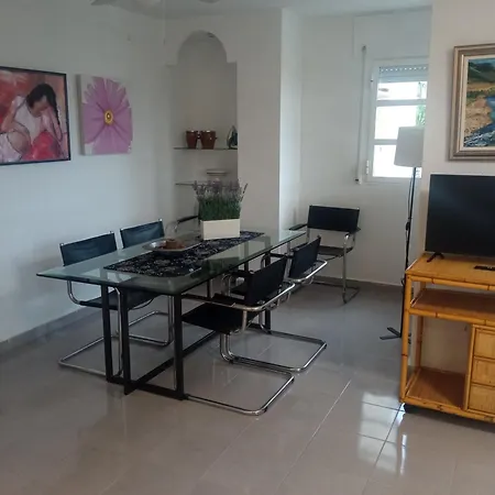 Veneziola Sunset Beach, Sea, Pool, Soccer Court, Garden & Barbecue דירה *
