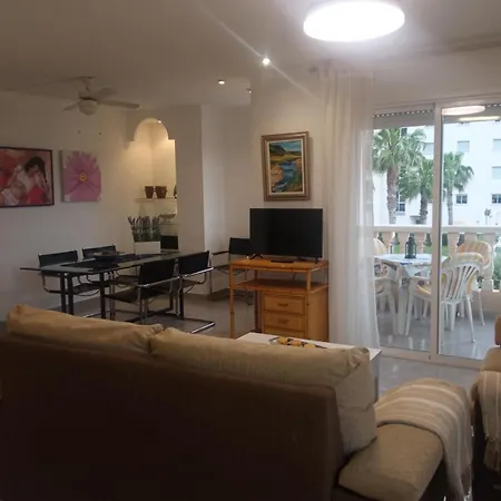 Veneziola Sunset Beach, Sea, Pool, Soccer Court, Garden & Barbecue Apartment