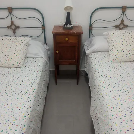 Veneziola Sunset Beach, Sea, Pool, Soccer Court, Garden & Barbecue Apartment *