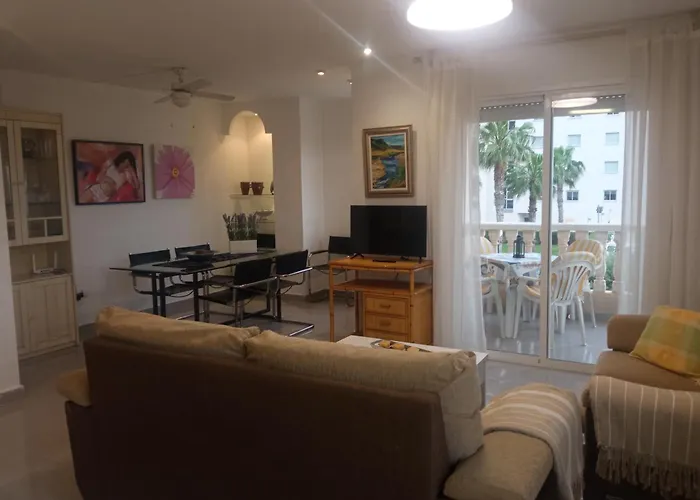 Veneziola Sunset Beach, Sea, Pool, Soccer Court, Garden & Barbecue Appartement